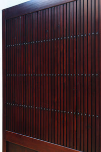 幅1093ミリ 赤みを帯びた色彩に巾着金具が味わいをもたらす総欅富山蔵戸 G2535