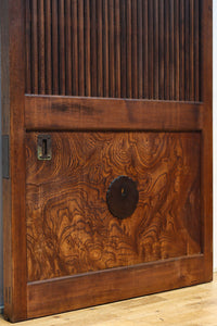 幅1155ミリ!! 上質なけやき材の質感が引き立つ迫力の杢目使いの総欅富山蔵戸 G2537