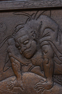 幅1236ミリ 縁起物を描いた迫力の金具が存在感を放つ重厚な庄内蔵戸 G2538