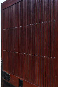 幅1349ミリ 美しい艶色に重厚な鉄板を施した貫禄漂う総欅富山蔵戸 G2539