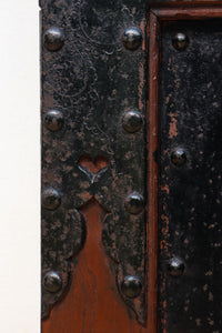 幅1349ミリ 美しい艶色に重厚な鉄板を施した貫禄漂う総欅富山蔵戸 G2539