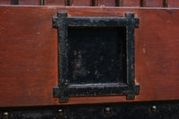 幅1349ミリ 美しい艶色に重厚な鉄板を施した貫禄漂う総欅富山蔵戸 G2539