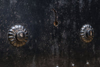 幅1349ミリ 美しい艶色に重厚な鉄板を施した貫禄漂う総欅富山蔵戸 G2539