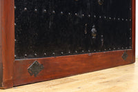 幅1349ミリ 美しい艶色に重厚な鉄板を施した貫禄漂う総欅富山蔵戸 G2539