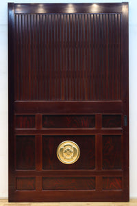 1238ミリ 上品な漆の色艶に装飾金具が輝きを放つ絢爛豪華富山蔵戸 G2540