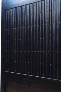 幅1178ミリ高さ2015ミリ!! 鉄金具を多用した重厚感溢れる総欅富山蔵戸 G2541