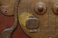 1026ミリ 上品な色艶に見事な真鍮製の巾着金具が佇む格子造りの富山蔵戸 G2543