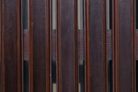 1026ミリ 上品な色艶に見事な真鍮製の巾着金具が佇む格子造りの富山蔵戸 G2543