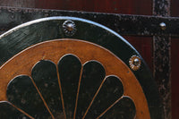 幅1075ミリ 優雅な光沢を放つ格子づくりの味わい深い蔵戸 G2547