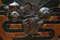 幅1075ミリ 優雅な光沢を放つ格子づくりの味わい深い蔵戸 G2547