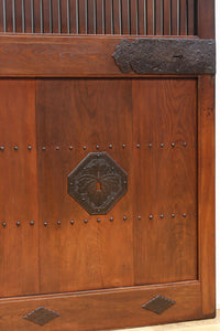 幅900ミリ スリム幅!! 上品な漆の艶色に装飾金具が華を添える総欅格子蔵戸 G2548