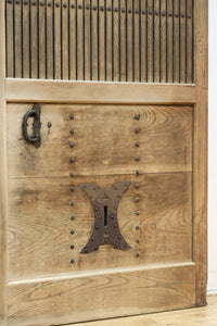 幅850ミリ 稀少幅!! 古色が加わった風合い豊かな木地色の総欅格子蔵戸 G2550