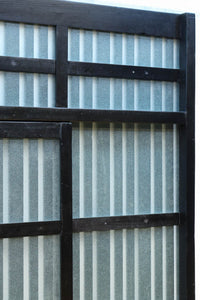 1058ミリ 堅牢な格子づくりで和の趣きある格子くぐり戸(裏面アクリル入り) G2551