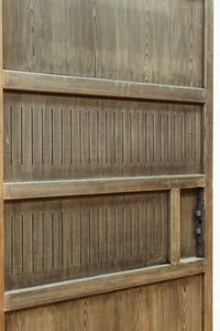 幅1112ミリ 平格子の様な面持ちある堅牢な作りの蔵戸 G2553