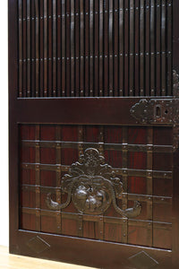 幅1148ミリ 帯鉄格子と巾着金具で貫録のある縦格子富山蔵戸 G2555