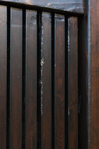 幅1148ミリ 帯鉄格子と巾着金具で貫録のある縦格子富山蔵戸 G2555