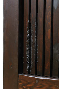 幅1148ミリ 帯鉄格子と巾着金具で貫録のある縦格子富山蔵戸 G2555