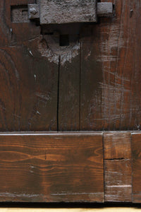 幅1148ミリ 帯鉄格子と巾着金具で貫録のある縦格子富山蔵戸 G2555