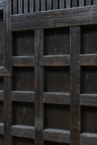 幅1253ミリ 升格子作りの腰板で時代の趣き溢れる蔵戸 G2556