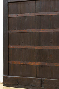 幅1253ミリ 升格子作りの腰板で時代の趣き溢れる蔵戸 G2556