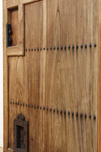 幅1118ミリ 裏表で雰囲気の変わる重厚な総欅蔵戸 G2558