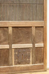 幅872ミリ スリムサイズ!! 素朴な中にも凛とした面持ちある格子蔵戸 G2570