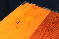 雄大な欅杢目を桜金具が美しく飾り立てる米沢衣裳箪笥 BB2372