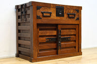 欅杢目が美しい堅牢な造りの風格溢れる越後帳場箪笥 BB3266