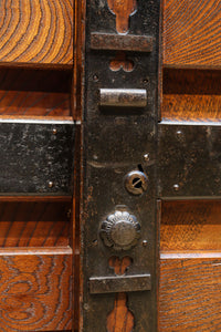 欅杢目が美しい堅牢な造りの風格溢れる越後帳場箪笥 BB3266