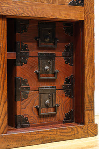 欅杢目が美しい堅牢な造りの風格溢れる越後帳場箪笥 BB3266