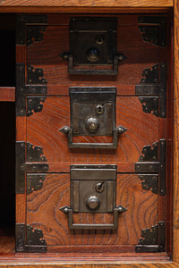 欅杢目が美しい堅牢な造りの風格溢れる越後帳場箪笥 BB3266