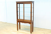 上品な艶色に包まれた開放的な眺めの高脚ガラスケース BB3037