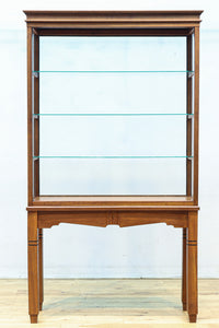 上品な艶色に包まれた開放的な眺めの高脚ガラスケース BB3037