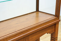 上品な艶色に包まれた開放的な眺めの高脚ガラスケース BB3037