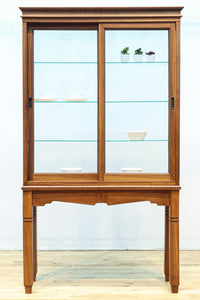 上品な艶色に包まれた開放的な眺めの高脚ガラスケース BB3037