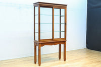 上品な艶色に包まれた開放的な眺めの高脚ガラスケース BB3037