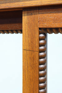 上品な艶色に包まれた開放的な眺めの高脚ガラスケース BB3037