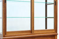 上品な艶色に包まれた開放的な眺めの高脚ガラスケース BB3037