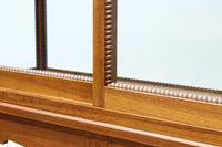 上品な艶色に包まれた開放的な眺めの高脚ガラスケース BB3037