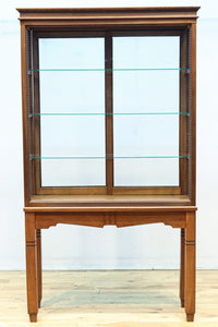 上品な艶色に包まれた開放的な眺めの高脚ガラスケース BB3037