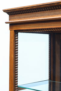 上品な艶色に包まれた開放的な眺めの高脚ガラスケース BB3037