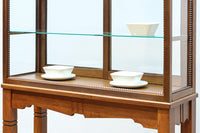 上品な艶色に包まれた開放的な眺めの高脚ガラスケース BB3037