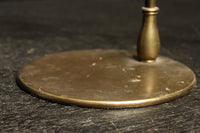 渋みある黄金色が時代感を漂わすデスクライト DC8194