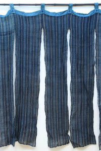 藍色のストライプ柄で涼し気な麻の暖簾 DC7769