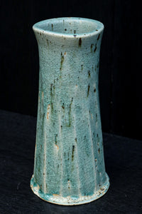 淡い色彩の上品な陶器製の花びん DC8460