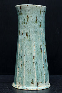 淡い色彩の上品な陶器製の花びん DC8460