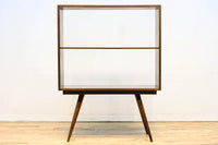 ハの字脚のデザインがモダンな印象の飾り棚 BB2235