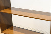 ハの字脚のデザインがモダンな印象の飾り棚 BB2235