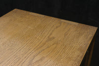 ハの字脚のデザインがモダンな印象の飾り棚 BB2235