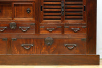 収納力抜群!! 時間を経た重厚感が素晴らしい収納箪笥 BB3141